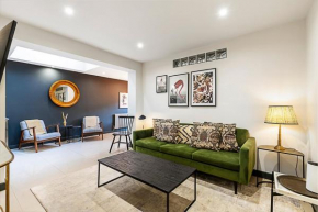 Stylish Shepherd's Bush Flat w/ Patio
